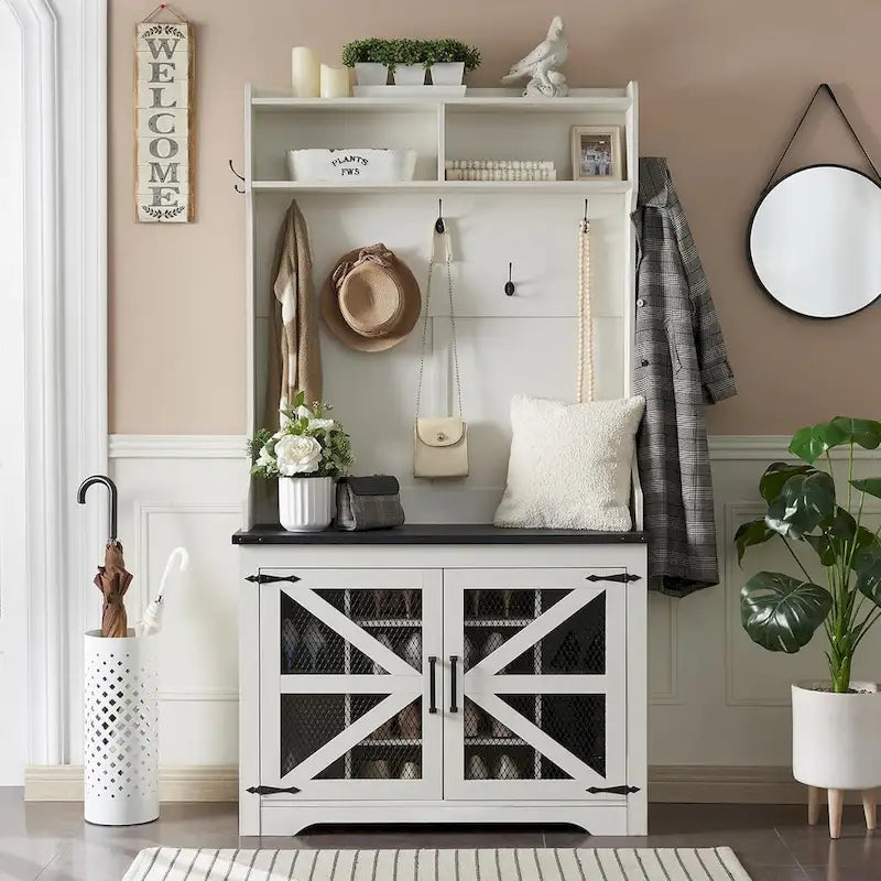 Meuble d'entrée de style campagnard avec banc à chaussures et patères, blanc