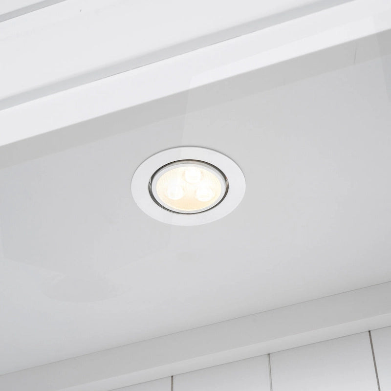 Bibliothèque haute blanche avec éclairage LED et meuble de rangement à 2 tiroirs