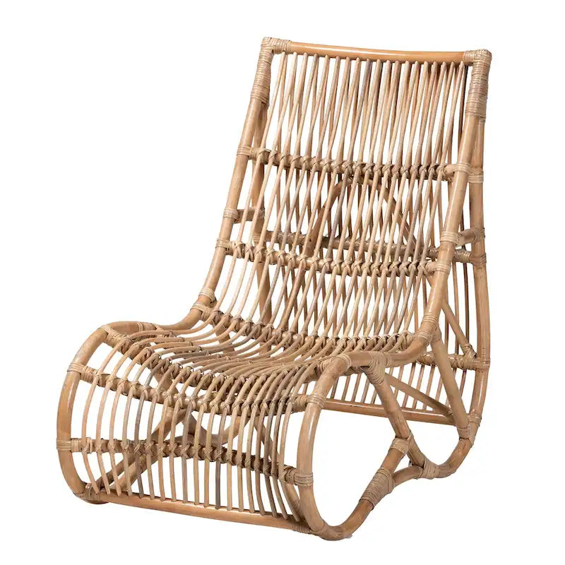 Fauteuil de salon bohème en rotin brun naturel, assise basse ajourée