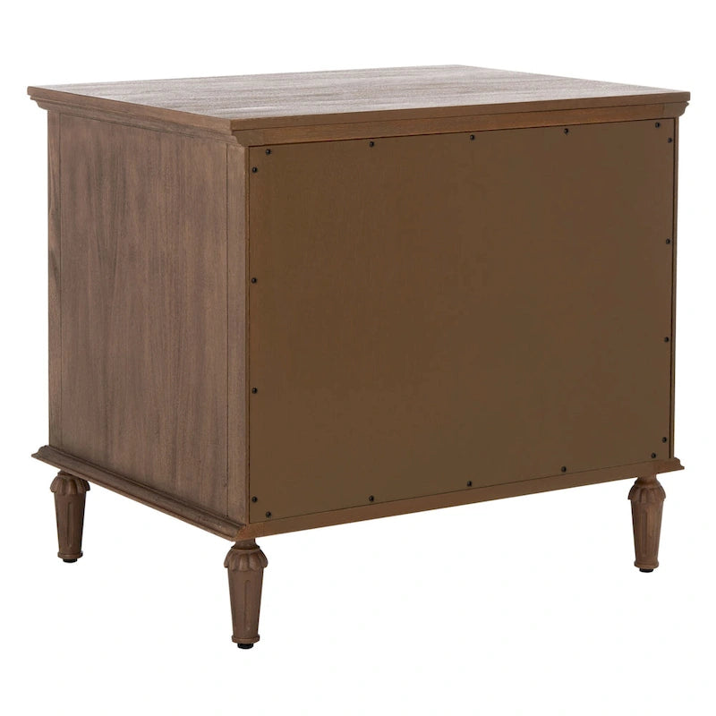Table de chevet en bois à 3 tiroirs avec pieds tournés cannelés et poignées à anneaux en laiton vieilli, marron clair